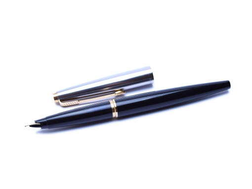 1960s Made in England PARKER 45 Black & Stainless Steel X Extra Fine 14K 585 Nib Fountain Pen