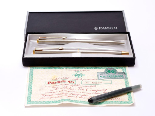 Made in France Parker 45 Flighter Brushed Steel 14K EF Nib Fountain & Ballpoint Pen Set In Box