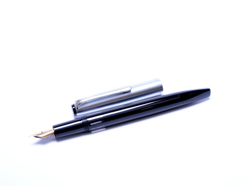 Rare 1960s Original Reform 4383 Triangular Black & Steel Super Flexible EF to 3B 14K 585 Gold Nib Piston Fountain Pen