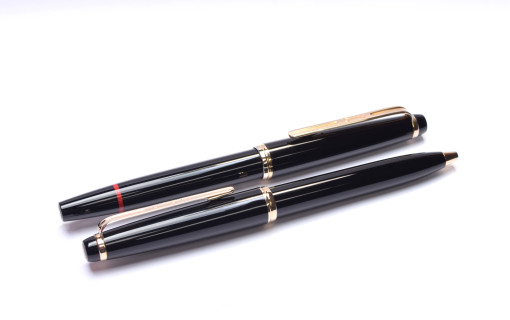 1980s West W. Germany Mint Stunning Rotring Renaissance 2nd Series Black Resin Fountain & Ballpoint Pen Set in Box
