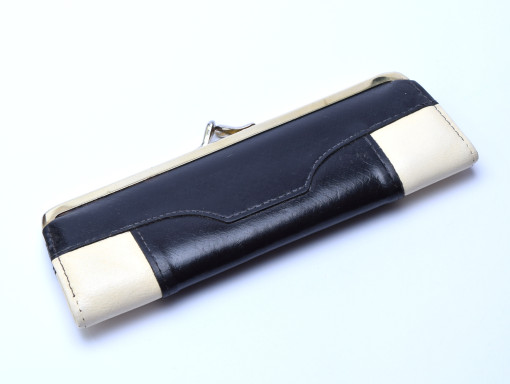 Vintage Lady High Quality Genuine Black & White Leather Wallet Pouch Case for 2 Fountain / Ballpoint Pens Vintage Lady High Quality Genuine Black & White Leather Wallet Pouch Case for 2 Fountain / Ballpoint Pens