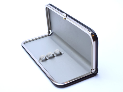 Vintage High Quality Genuine Leather Black & Grey Steel Frame Pouch Case for 3 Fountain or Ballpoint Pens Vintage High Quality Genuine Leather Black & Grey Steel Frame Pouch Case for 3 Fountain or Ballpoint Pens