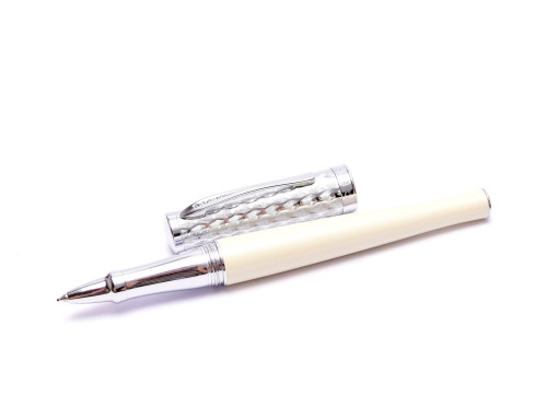 Cross Sauvage Ivory Lacquer Python Chrome Pattern Fineliner Pen Cross Sauvage Ivory Lacquer Python Chrome Pattern Fineliner Pen