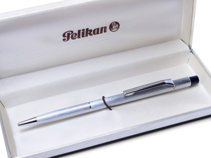 Pelikan Stremline Brushed Aluminum Knurled Ballpoint Pen