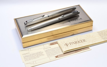 Mint 1990s PARKER 75 Grain d'Orge Barleycorn Silver Plated Made in France 14K F FIne Fountain & Ballpoint Pen Set In Box with Papers