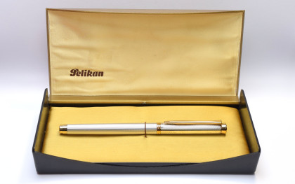 Pelikan New Classic P390 Barleycorn Texture Silver & Gold Plated Two Tone 18K Flex M Nib Fountain Pen
