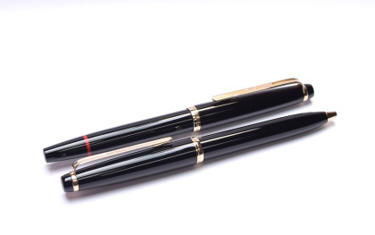 1980s West W. Germany Mint Stunning Rotring Renaissance 2nd Series Black Resin Fountain & Ballpoint Pen Set in Box