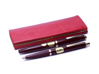 Reform Triangular Burgundy Red Super Flex Fountain 4383 & Ballpoint 605 Pen Set in Leather Pouch