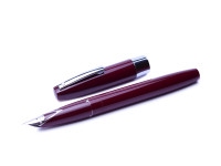 Rare 1970’s Sheaffer 330 Made in Australia Fountain Pen Burgundy Bordeaux Red F Fine Steel Nib