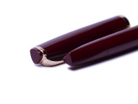 Reform Triangular Burgundy Red Super Flex Fountain 4383 & Ballpoint 605 Pen Set in Leather Pouch