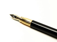 DIPLOMAT Germany 18K 750 Gold Nib Black Metallic Lacquer Fountain Pen