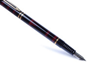 waterman laureat red shadowed marble fountain pen