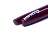 Rare 1970’s Sheaffer 330 Made in Australia Fountain Pen Burgundy Bordeaux Red F Fine Steel Nib