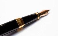 Gentleman's Pen Waterman "Ideal Black" Exception GT Black Lacquer & Gold Square Body Fountain Pen w/ 18K M Nib In Box