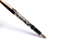 Rare 1980s Classic Modern Reform Black Resin & Gold Flower Motif Gold Two Tone M Nib Fountain Pen - One of the Last Reform Pens