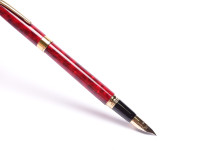Sheaffer Crest 581 Marble Nova Flame Red Solid 18K Gold 750 Two Tone Triumph Nib Cartridge Fountain Pen