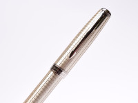 NOS 2011 Parker Sonnet 925 Sterling Silver Ciselé CT Crosshatch 18K 750 F Soft Nib Fountain Pen Made in France