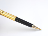 1977 Parker Imperial Godron 180 24K Gold Plated B/F Broad & Fine Two Sided 14K Nib Fountain Pen Made In France