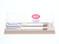 The Original 1984 NOS PARKER Vector Made in UK All White & Matte Steel Rollerball & Fountain Pen in Box