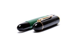 Vintage Mint 1955 Pelikan 120 Type I Black & Green Semi-Flex F Fine Gold Plated Nib Piston Fountain Pen