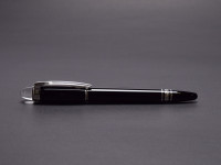 Classic Montblanc STARWALKER Precious Black Resin & Platinum Trim 14K White Gold M Nib Cartridge/Converter Fountain Pen