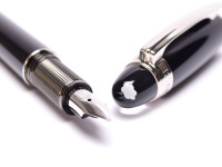 Classic Montblanc STARWALKER Precious Midnight Black Resin & Platinum Trim 14K White Gold M Nib Cartridge/Converter Fountain Pen