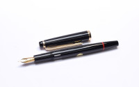 NOS 1980s West W. Germany Mint Rotring Renaissance 2nd Series Black Resin Piston Fountain w/ M Medium GP Nib