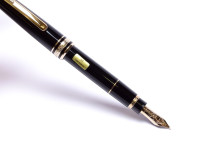 1991 Small Mini Montblanc Meisterstuck Masterpiece W. A. Mozart Black Resin & Gold Fountain & Pencil Set in Box