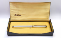 Pelikan New Classic P390 Barleycorn Texture Silver & Gold Plated Two Tone 18K Flex M Nib Fountain Pen