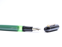 Vintage Mint 1955 Pelikan 120 Type I Black & Green Semi-Flex F Fine Steel Nib Piston Fountain Pen