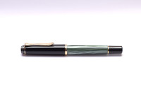 Early version 1998-2003 Vintage Pelikan M200 Black & Green Marble M Medium Nib Piston Fountain Pen