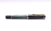 Early version 1998-2003 Vintage Pelikan M200 Black & Green Marble M Medium Nib Piston Fountain Pen