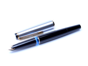 Amazing & Rare 1960s MONTBLANC 32S (32) Black Resin, Steel & Gold with EF 14K Gold Wing Semi-Flex Nib Fountain Pen