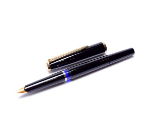 1970s Pelikan MK10 Airplane Safe Black Resin EF Fine Nib Piston Fountain Pen