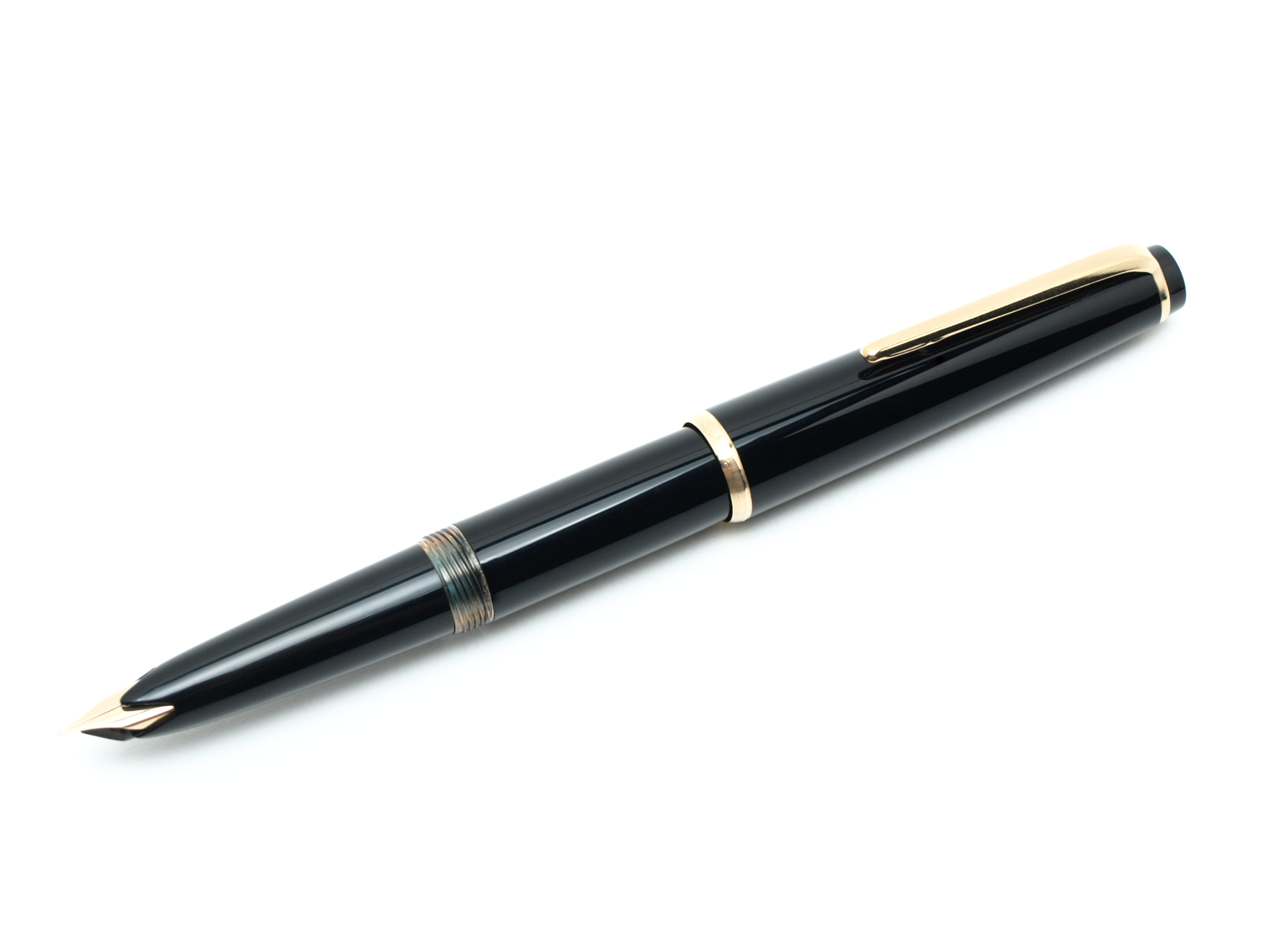 Stunning 1960's MONTBLANC #32 Precious Black Resin EF 14K Gold