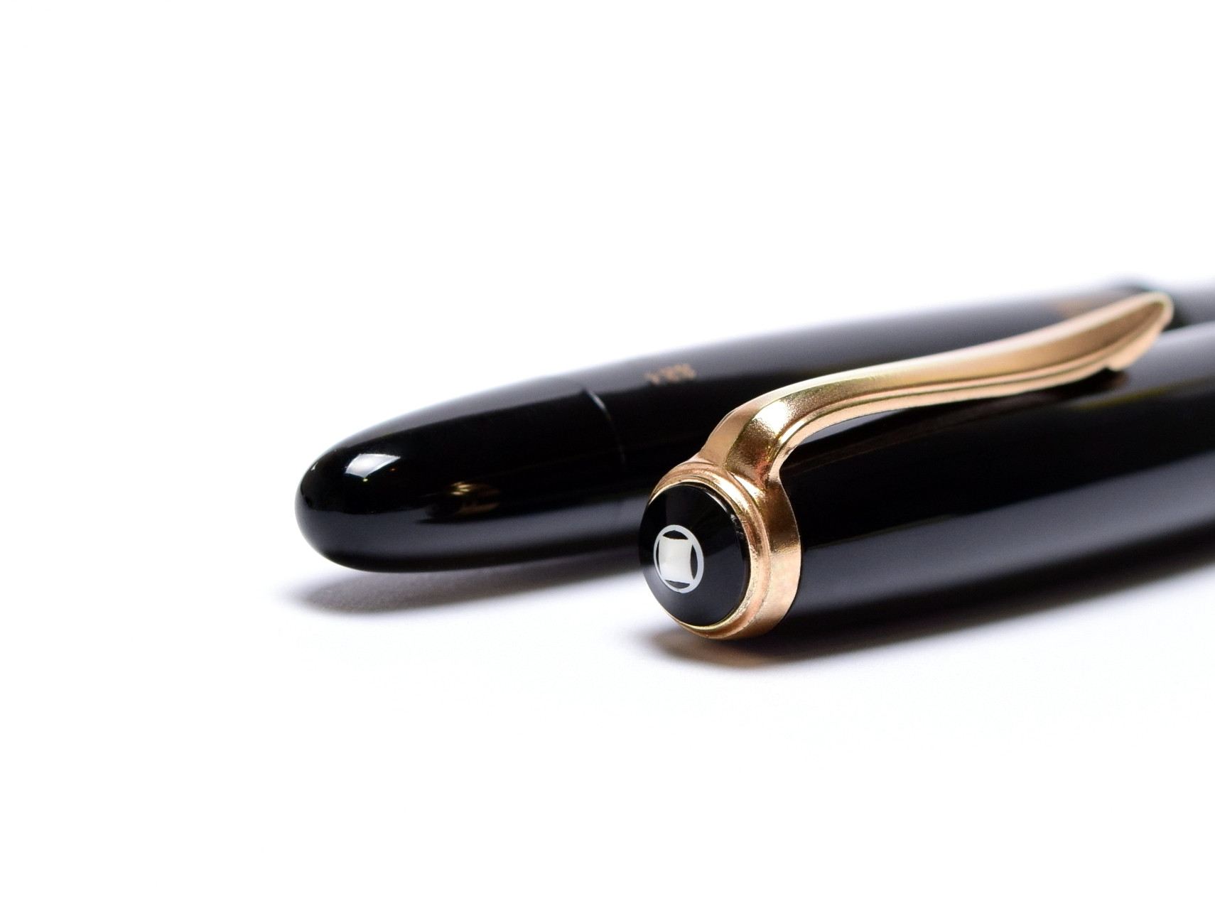 1950s Gorgeous Faber Castell Osmia No. 884 Celluloid Large 14K