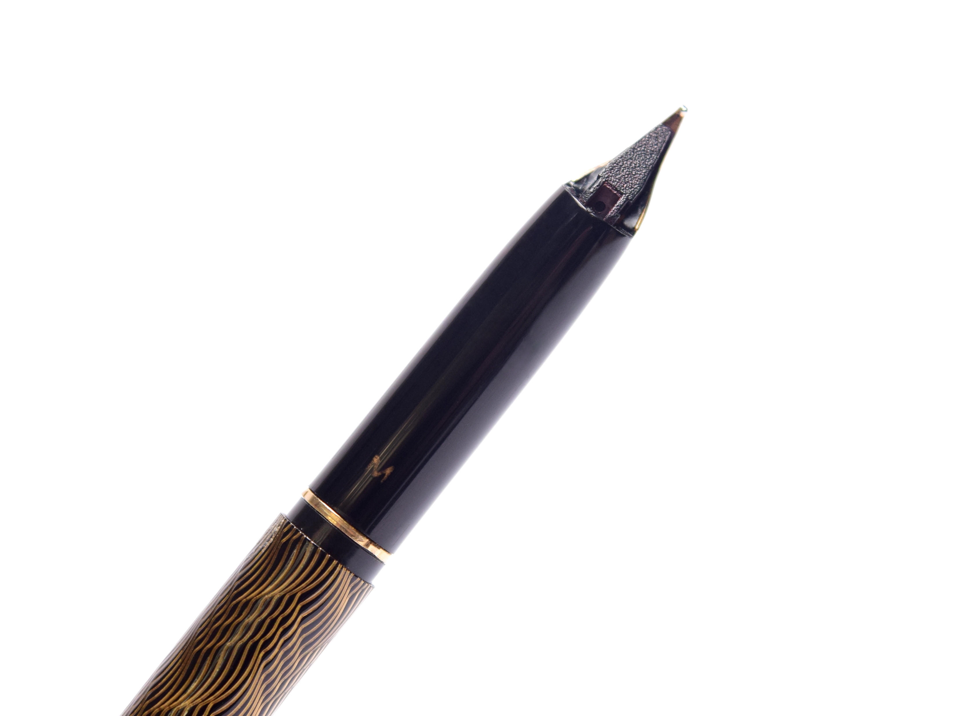 Sheaffer Targa 676s Slim 585 14K Gold M Medium Nib Guilloche