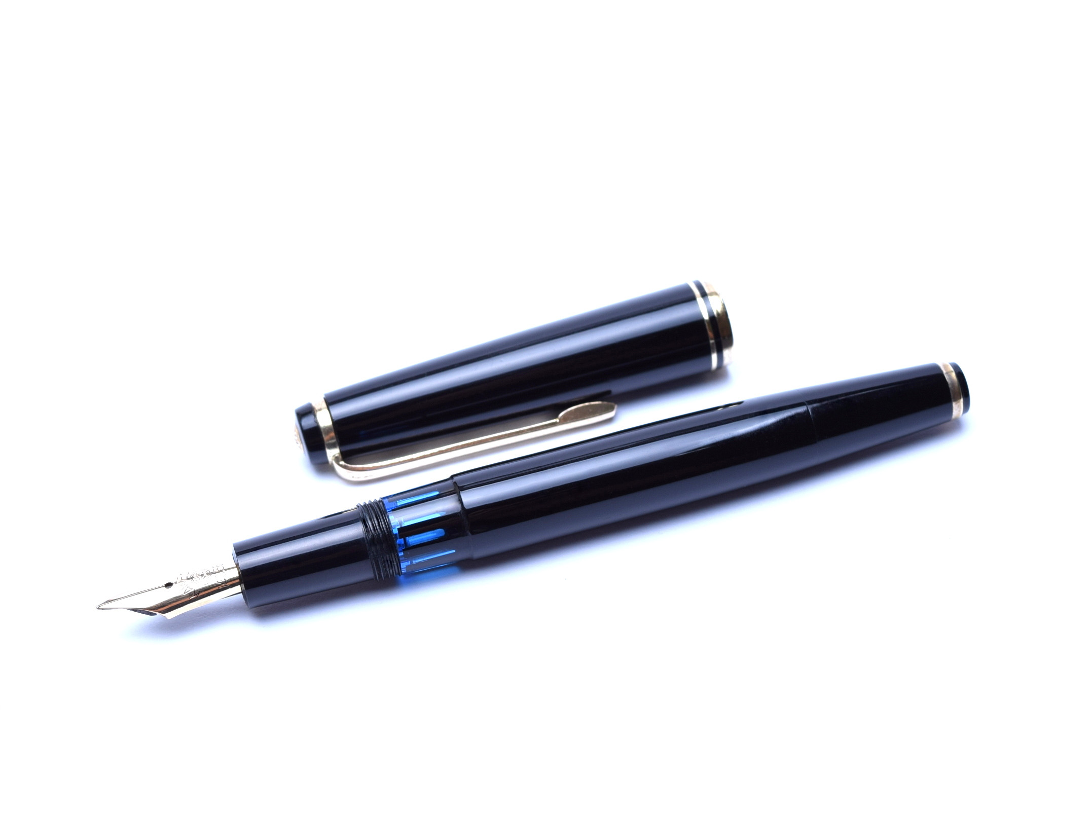 1960's KAWECO 36 / 36G Black Resin Fully Flexible 14K 585 Gold F
