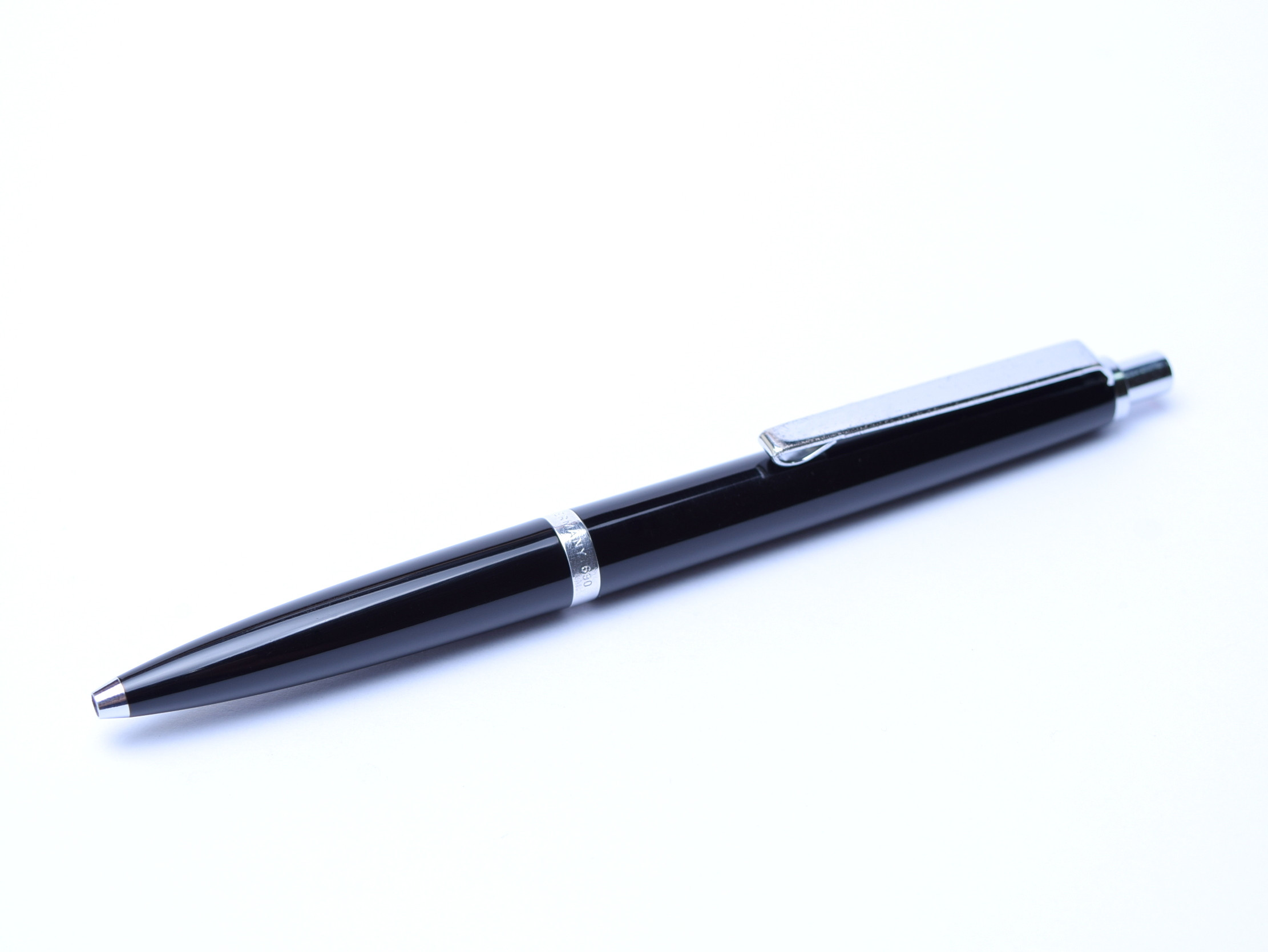 1970s MONTBLANC No.690 Traveller Ballpoint Pen Push Button