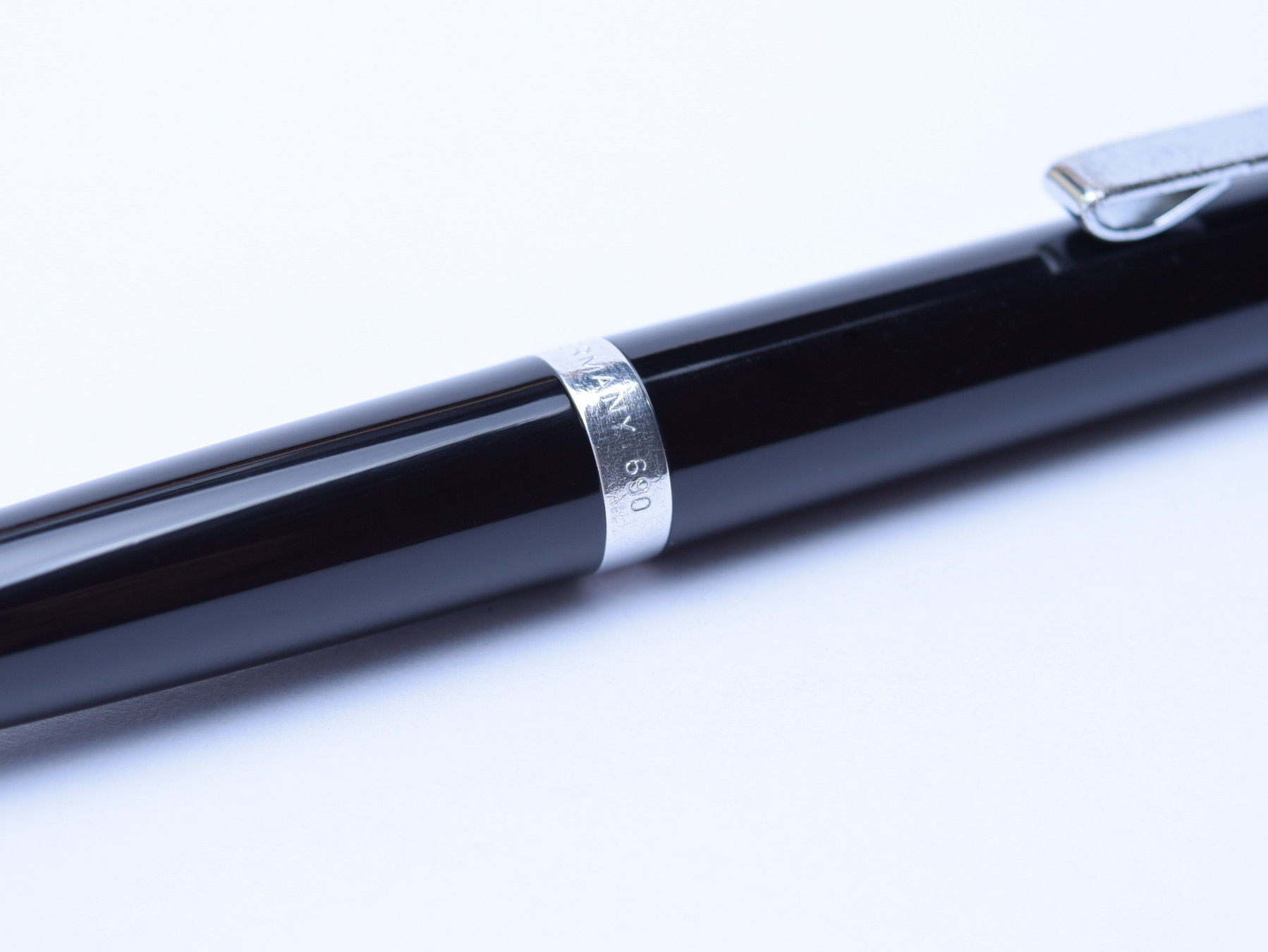 1970s MONTBLANC No.690 Traveller Ballpoint Pen Push Button