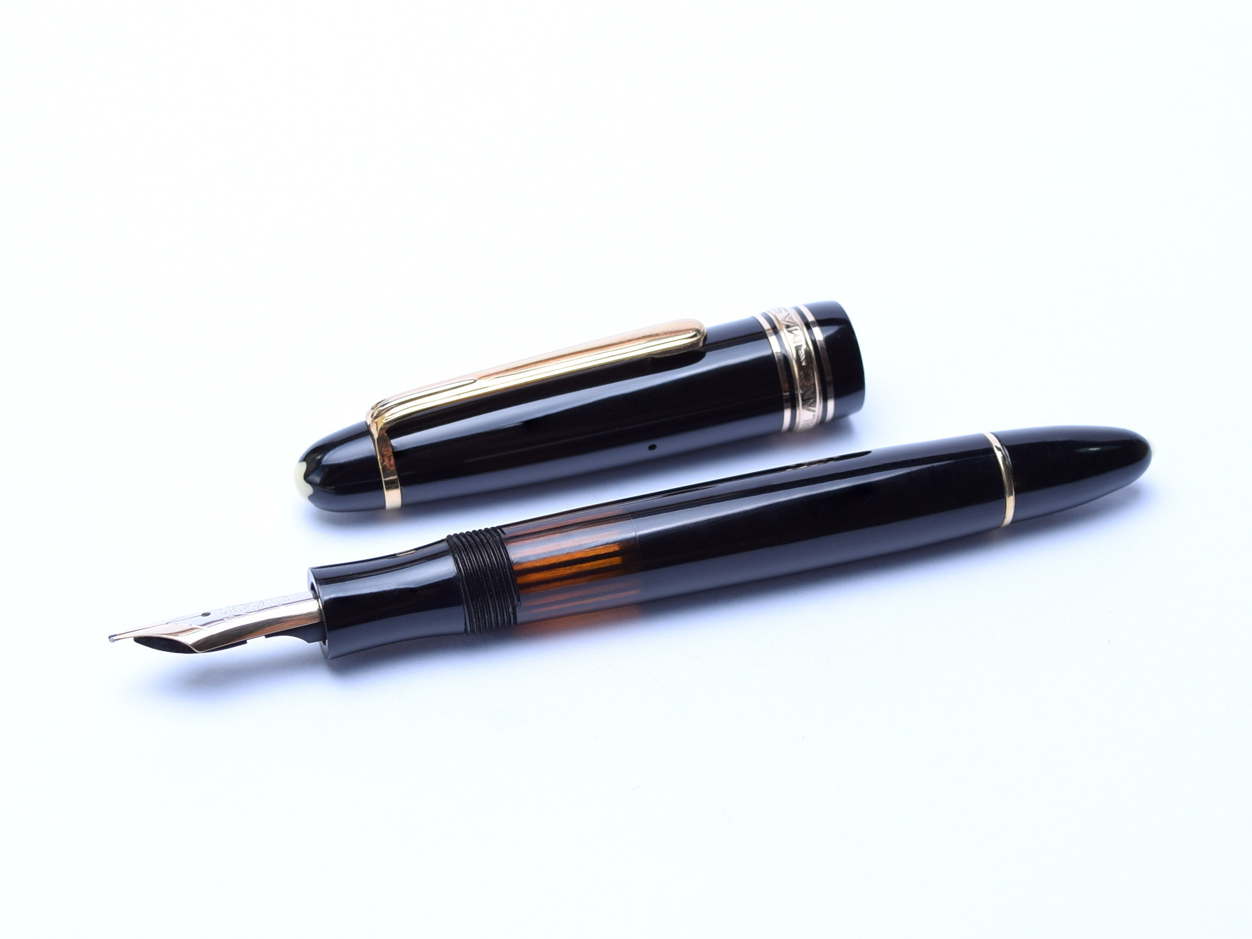 Stunning 1950s MONTBLANC Masterpiece Celluloid 142G Long Ink