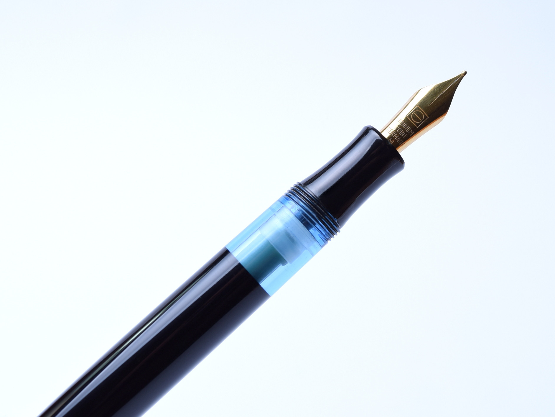 1980's SENATOR Classic Black Resin M Medium Nib Fountain Pen - Pens