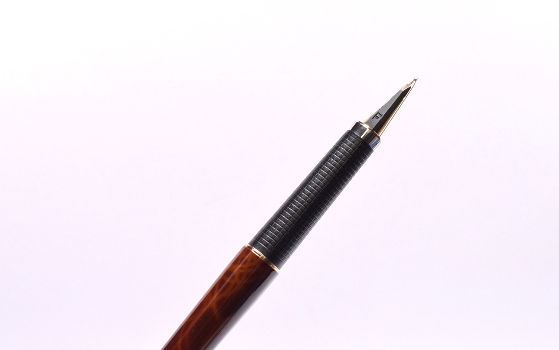 Rare 1st Series - 1980s Parker 180 Lacquer Woodgrain 14K Fine Nib