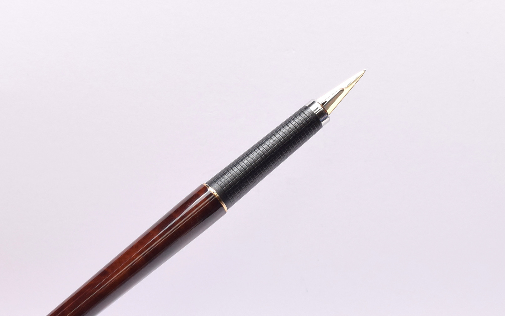Rare 1st Series - 1980s Parker 180 Lacquer Woodgrain 14K Fine Nib