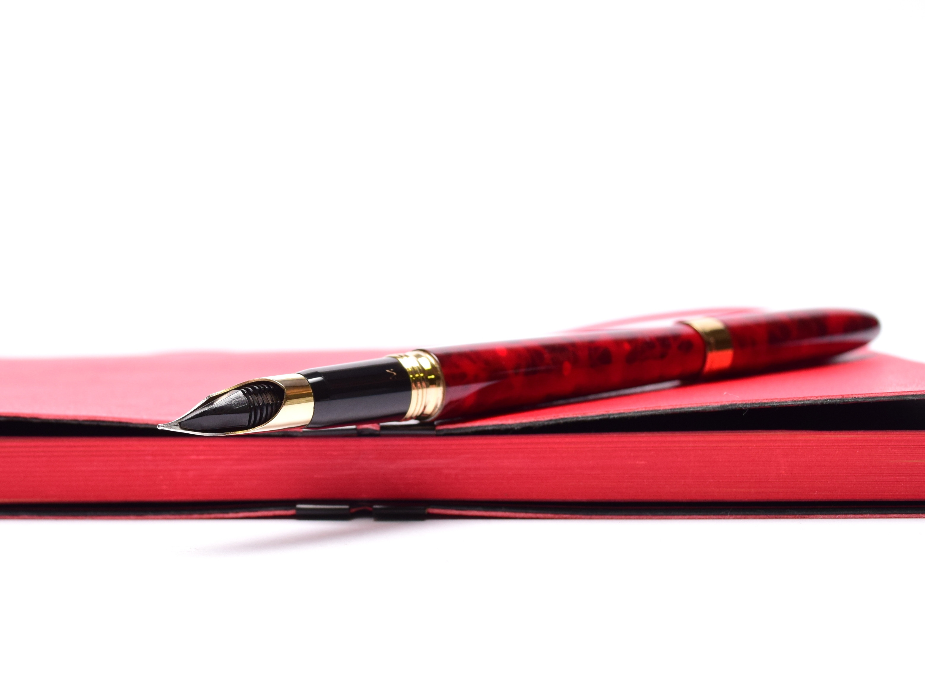 Sheaffer Crest 581 Marble Nova Flame Red Solid 18K Gold 750 Two