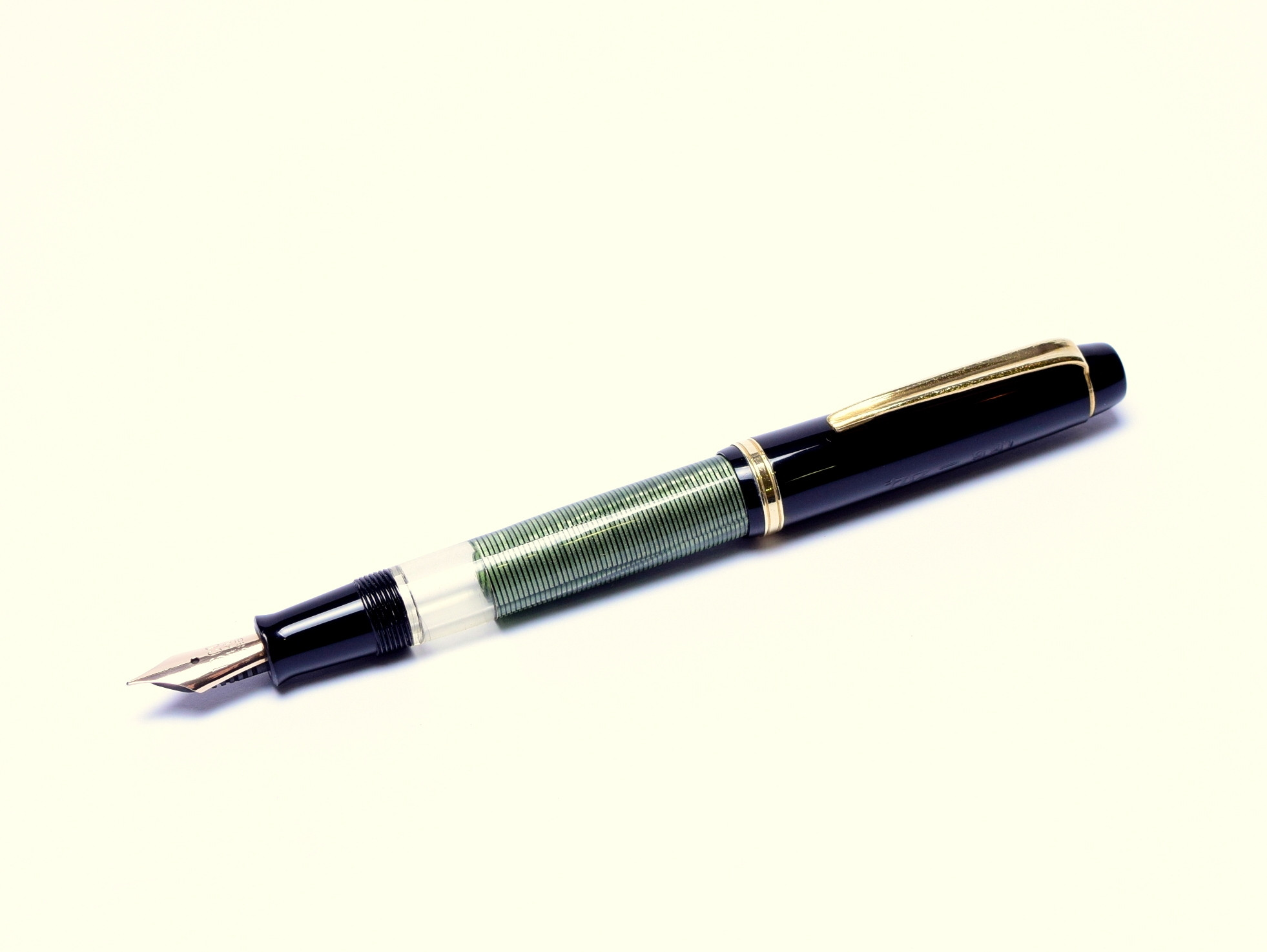 Stylo Plume Penco En Celluloïd Coloré - Plume Or 585 - Modèle Levetta Occasion
