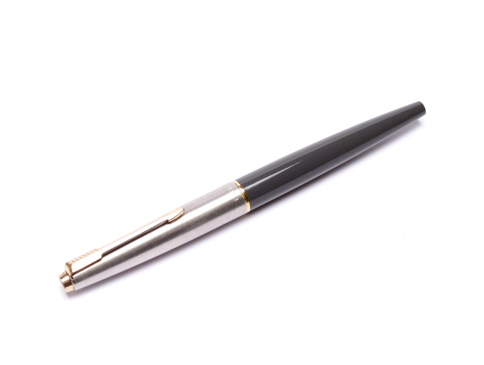 Vintage 1960s Parker 45 Student Gray Body 14K Gold F Nib Fountain Pen ...