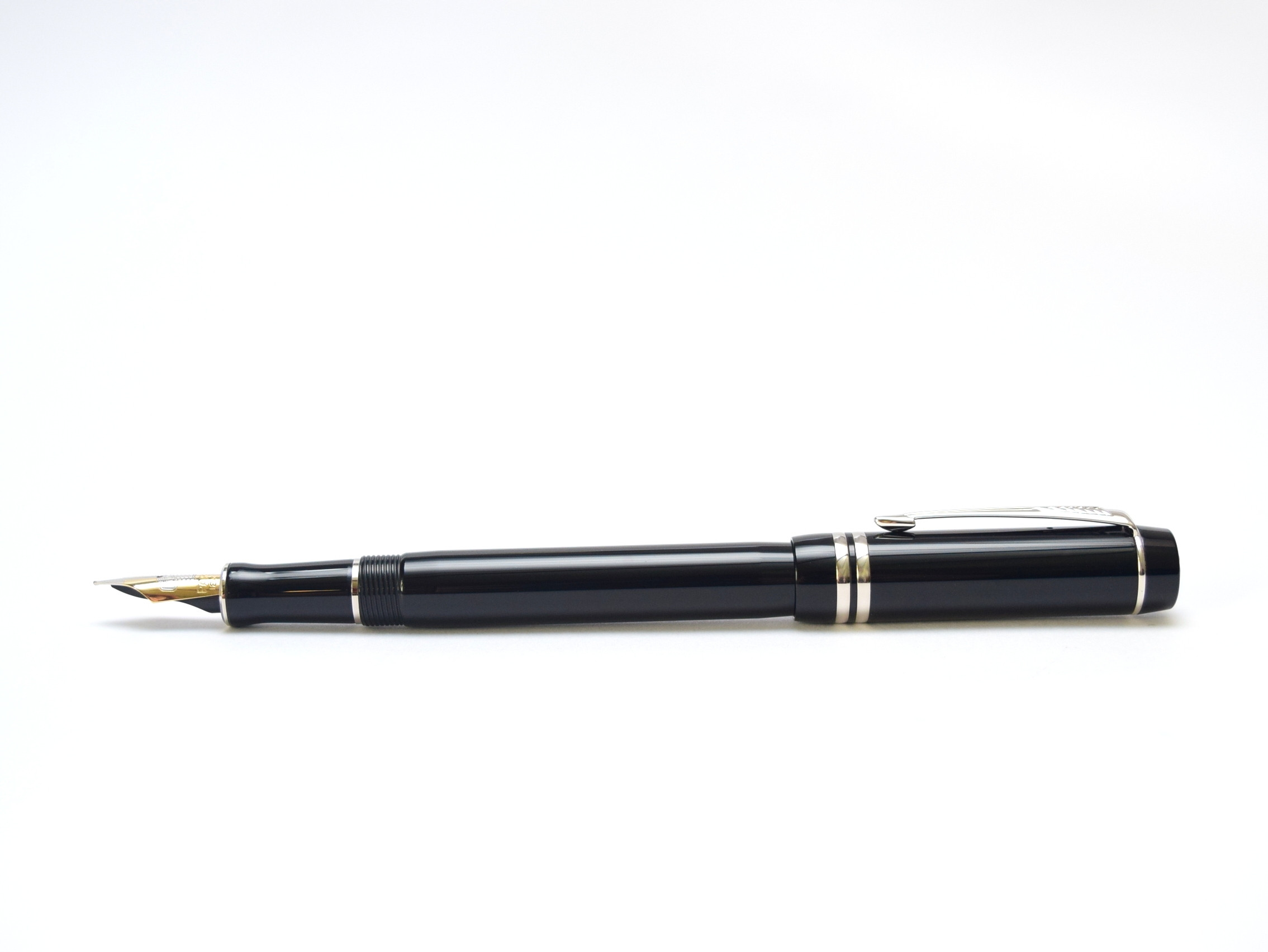 2000 PARKER Duofold International Platinum Black PT 18K 750 Gold F