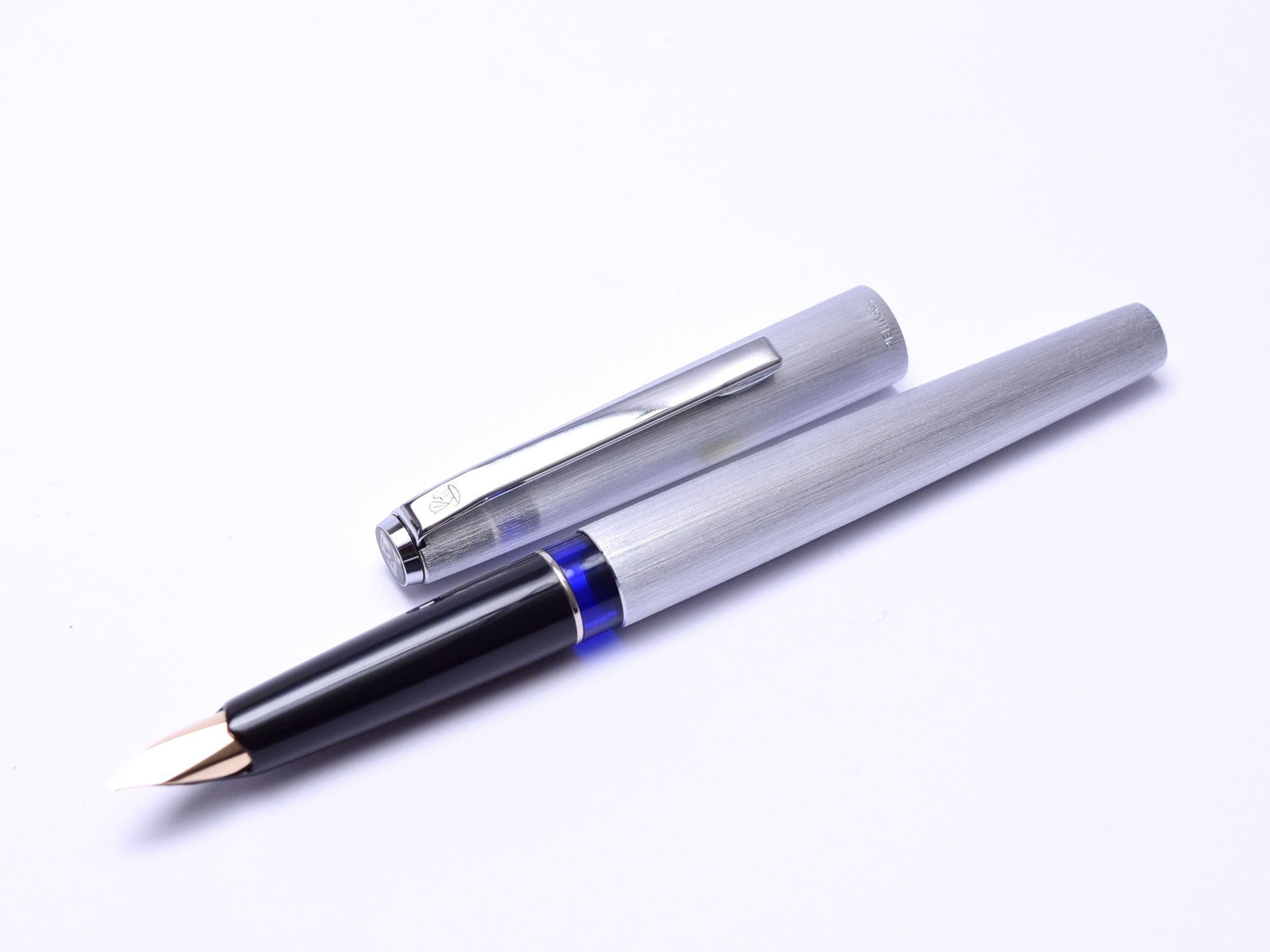 1970s Pelikan SILVEXA P488 Brushed Steel 18K 750 Gold Rare Oblique