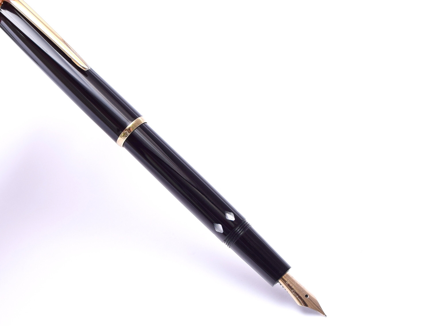 筆記具 MONTBLANC monterosa Fountain Pen Review: Montblanc Monte Rosa 042 - YouTube